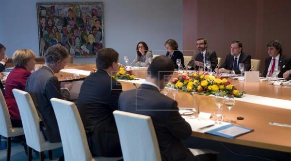 Merkel respalda las políticas de Rajoy y elogia la “senda positiva“ de España
